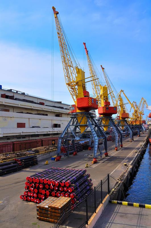 A loading master might oversee the use of dock cranes.