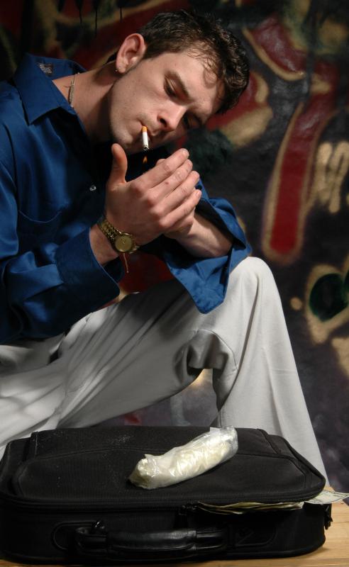 DEA agents often pose as unsavory characters to uncover information about drug dealers.