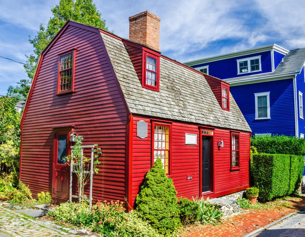 Construction consultants sometimes help renovate historic homes.
