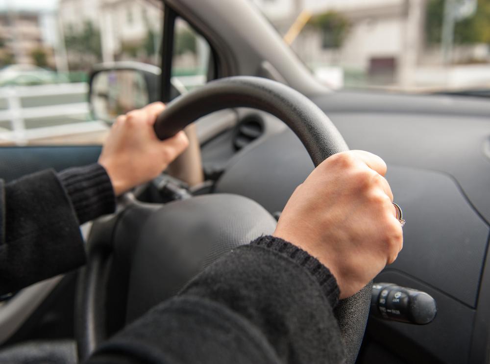 A valid driver's license is required to become a mail carrier.