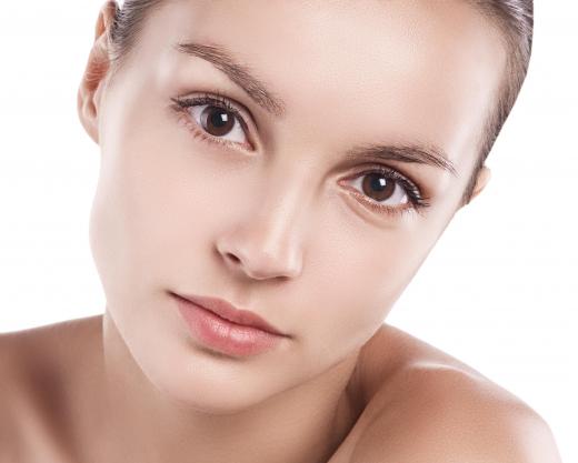A runway model should have clear skin and regular facial features.