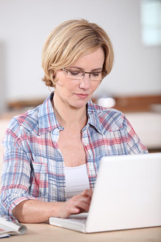 An online journalist provides content for Internet sites.