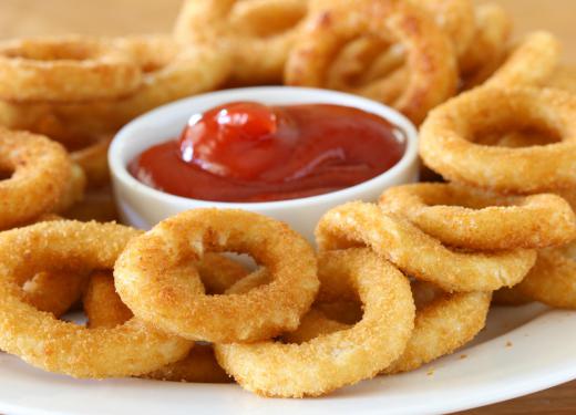 Onion rings are commonly prepared by a fry cook.