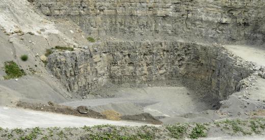 A manager oversees quarry operations.