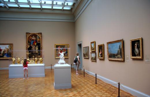 Art agents often start their careers working in a museum.