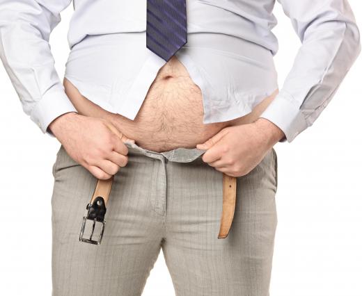 Bariatric dietitians only work with overweight individuals.