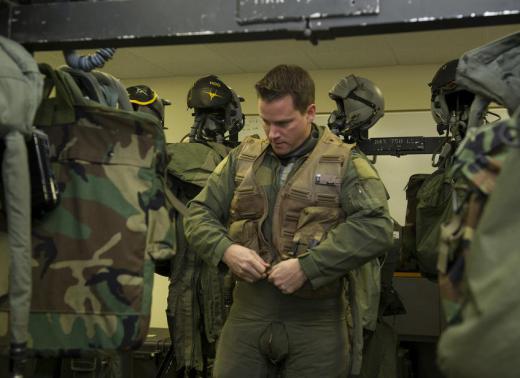 Aviation psychologists may work with fighter pilots to help handle their anxieties.