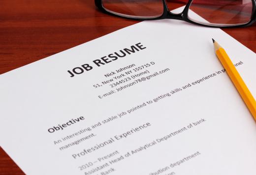 Job-seekers should bring their resumes to job fairs.