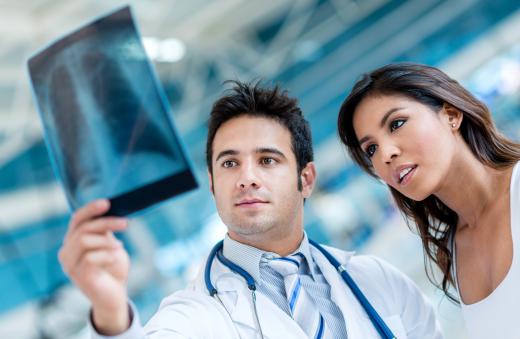 An x-ray tech is typically trained to spot issues that necessitate emergency tratment.