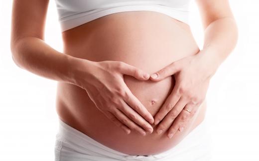 A prenatal nutritionist educates pregnant women on the proper diet required for a healthy pregnancy.