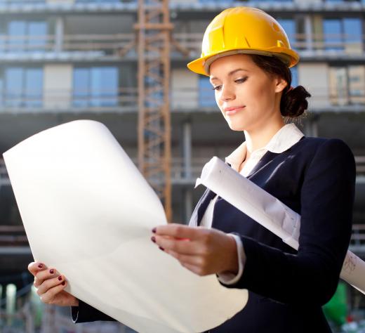 A general foreman performs general management of a construction site.